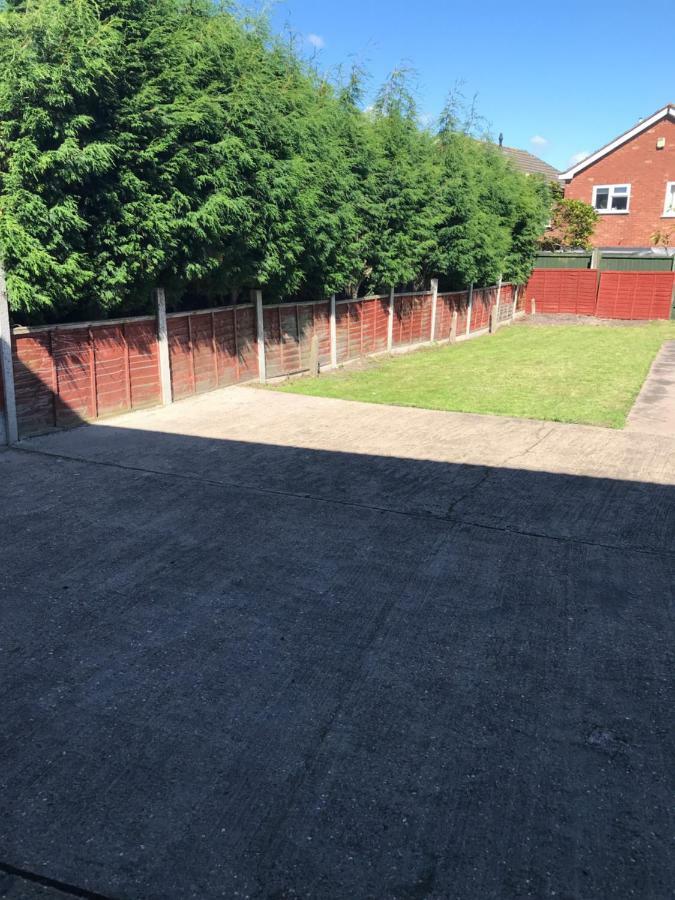 8 Pickering Road Vila Telford Exterior foto